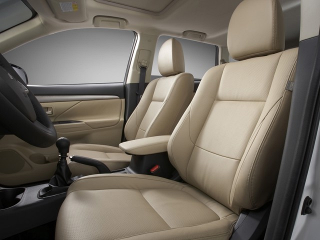 Mitsubishi Outlander / Airtrek photo 119