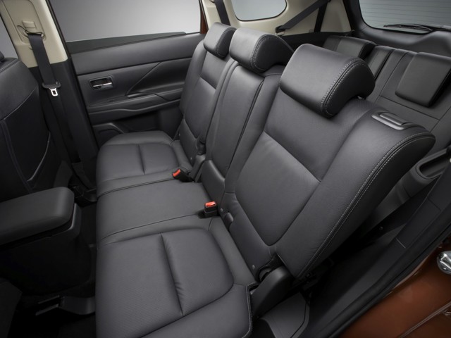 Mitsubishi Outlander / Airtrek photo 120