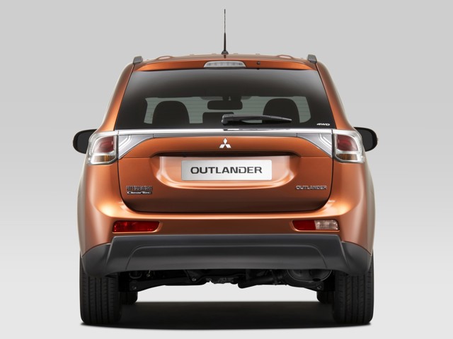 Mitsubishi Outlander / Airtrek photo 38