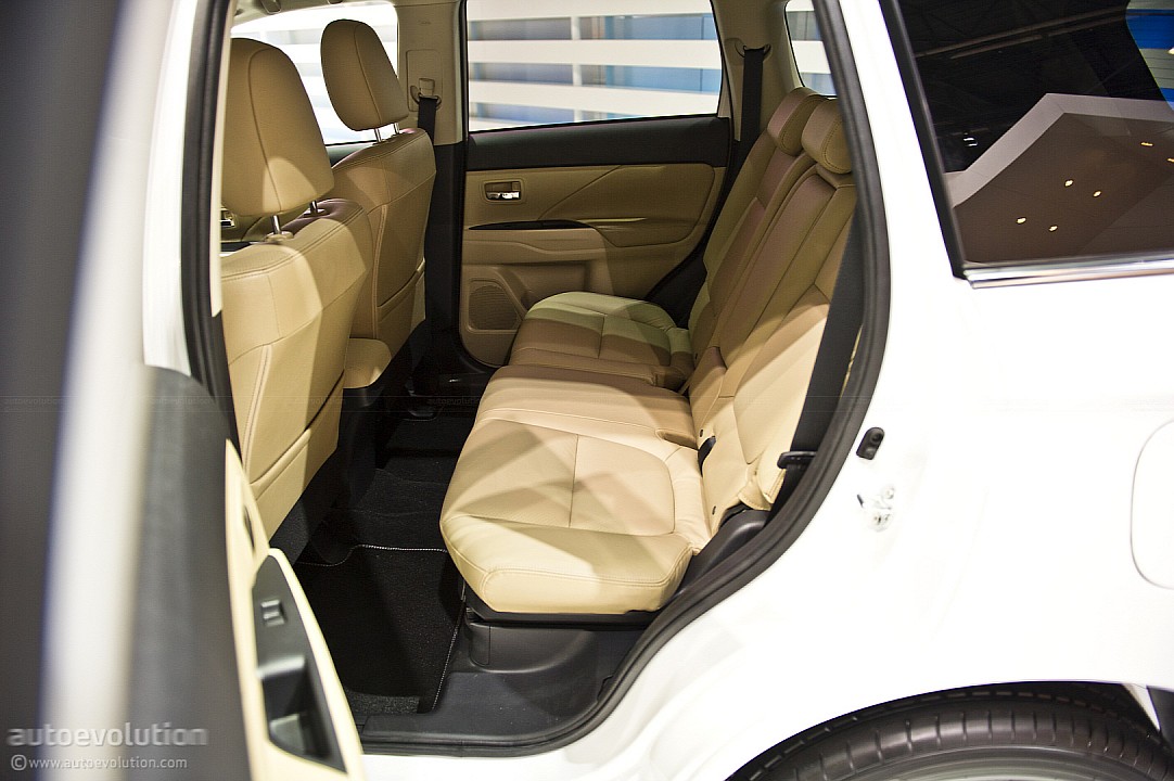 Mitsubishi Outlander / Airtrek photo 86