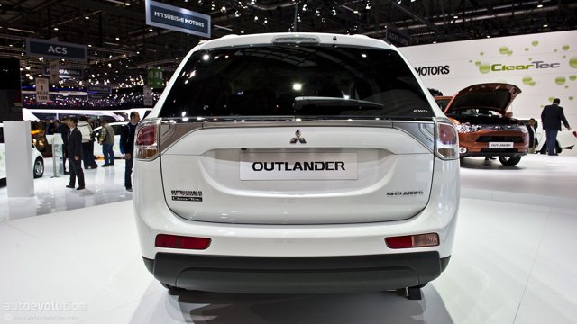 Mitsubishi Outlander / Airtrek photo 3