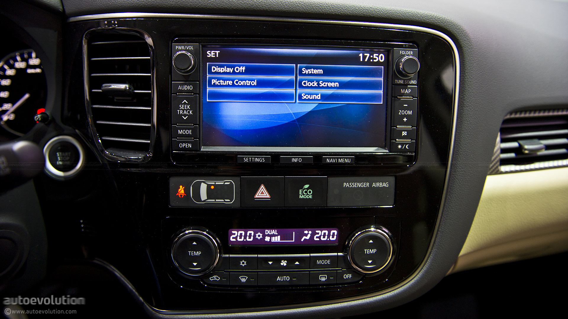 Mitsubishi Outlander / Airtrek photo 82