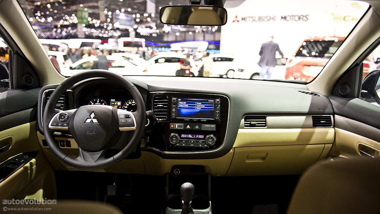 Mitsubishi Outlander / Airtrek photo 84