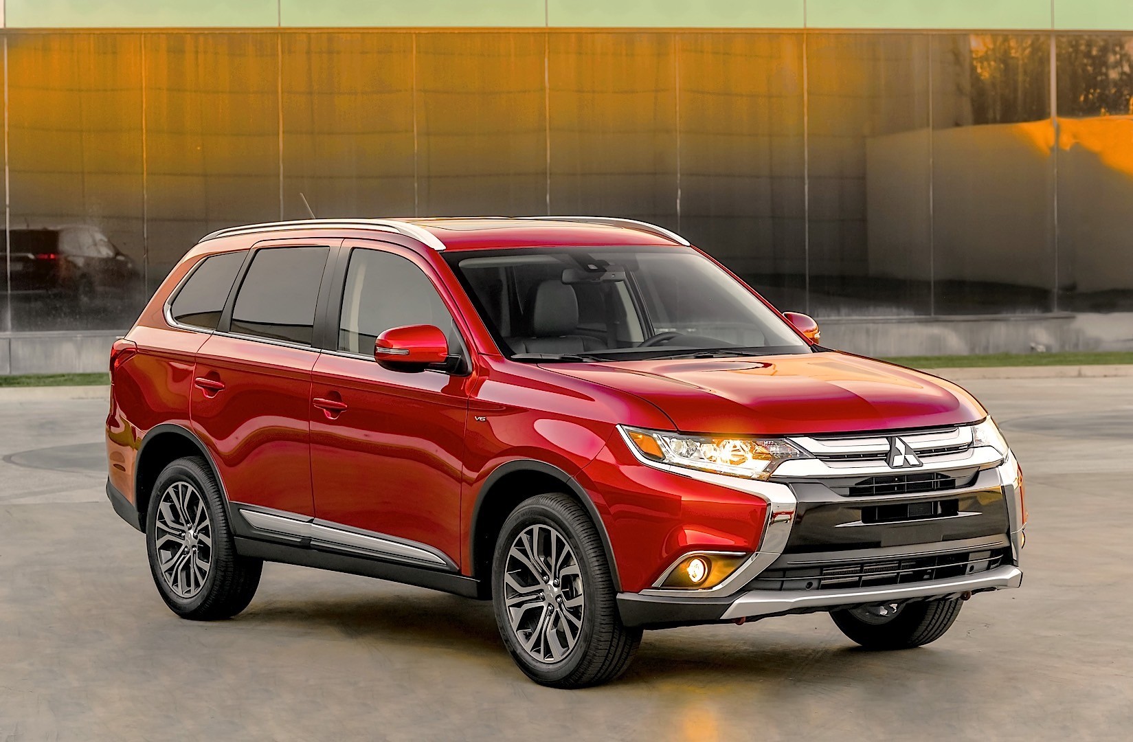 Mitsubishi Outlander / Airtrek photo 17