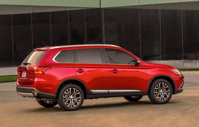 Mitsubishi Outlander / Airtrek photo 20