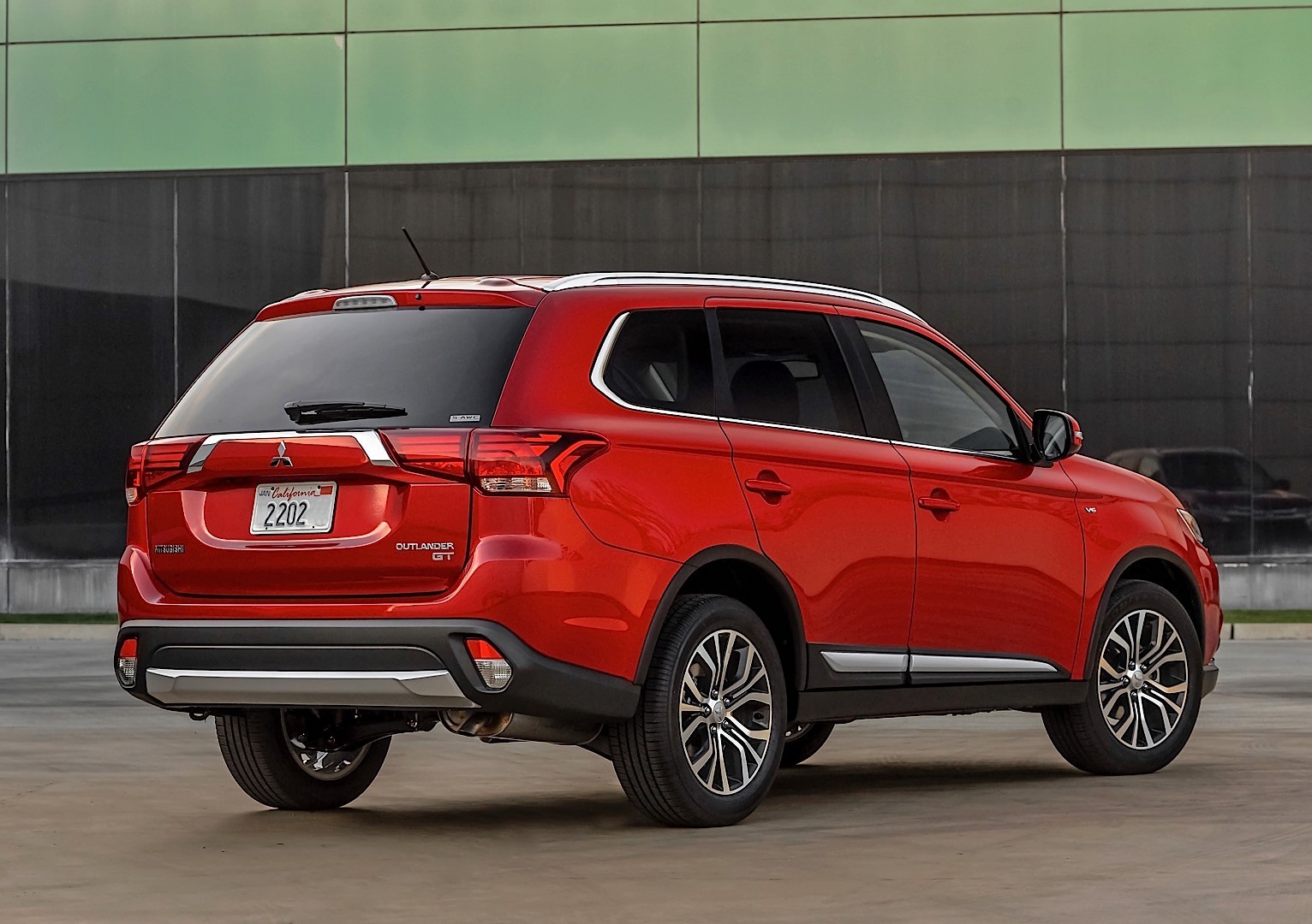 Mitsubishi Outlander / Airtrek photo 21