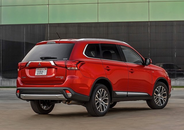 Mitsubishi Outlander / Airtrek photo 21