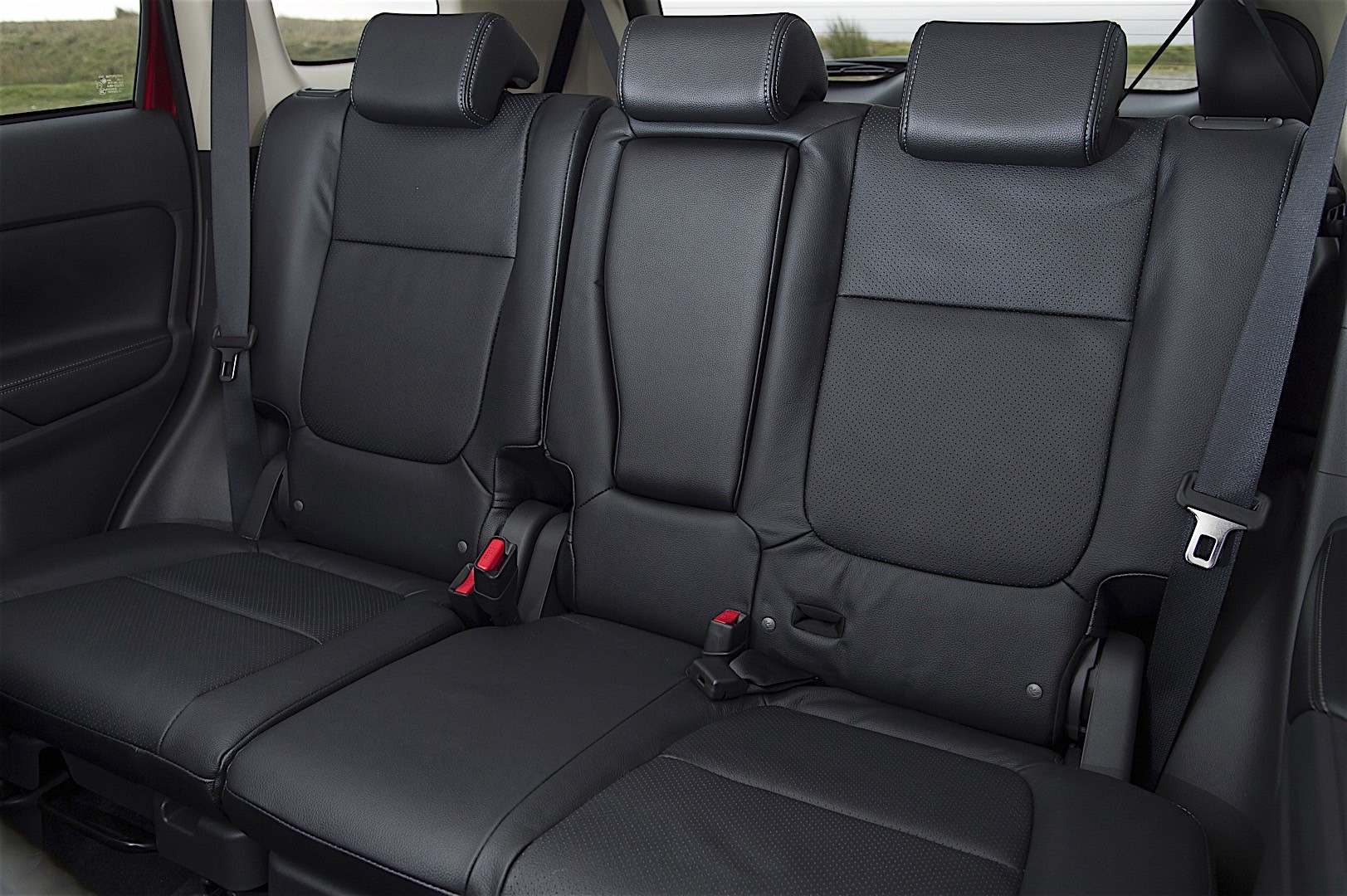 Mitsubishi Outlander / Airtrek photo 68