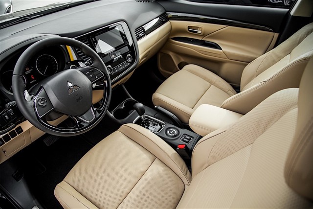 Mitsubishi Outlander / Airtrek photo 74