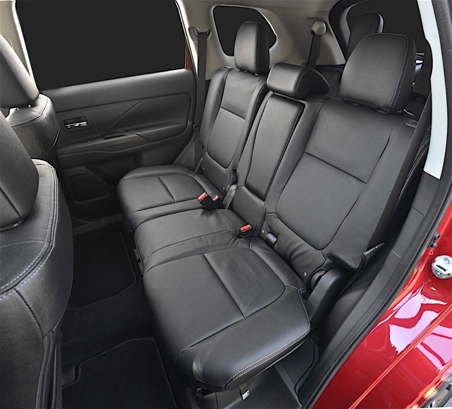 Mitsubishi Outlander / Airtrek photo 75