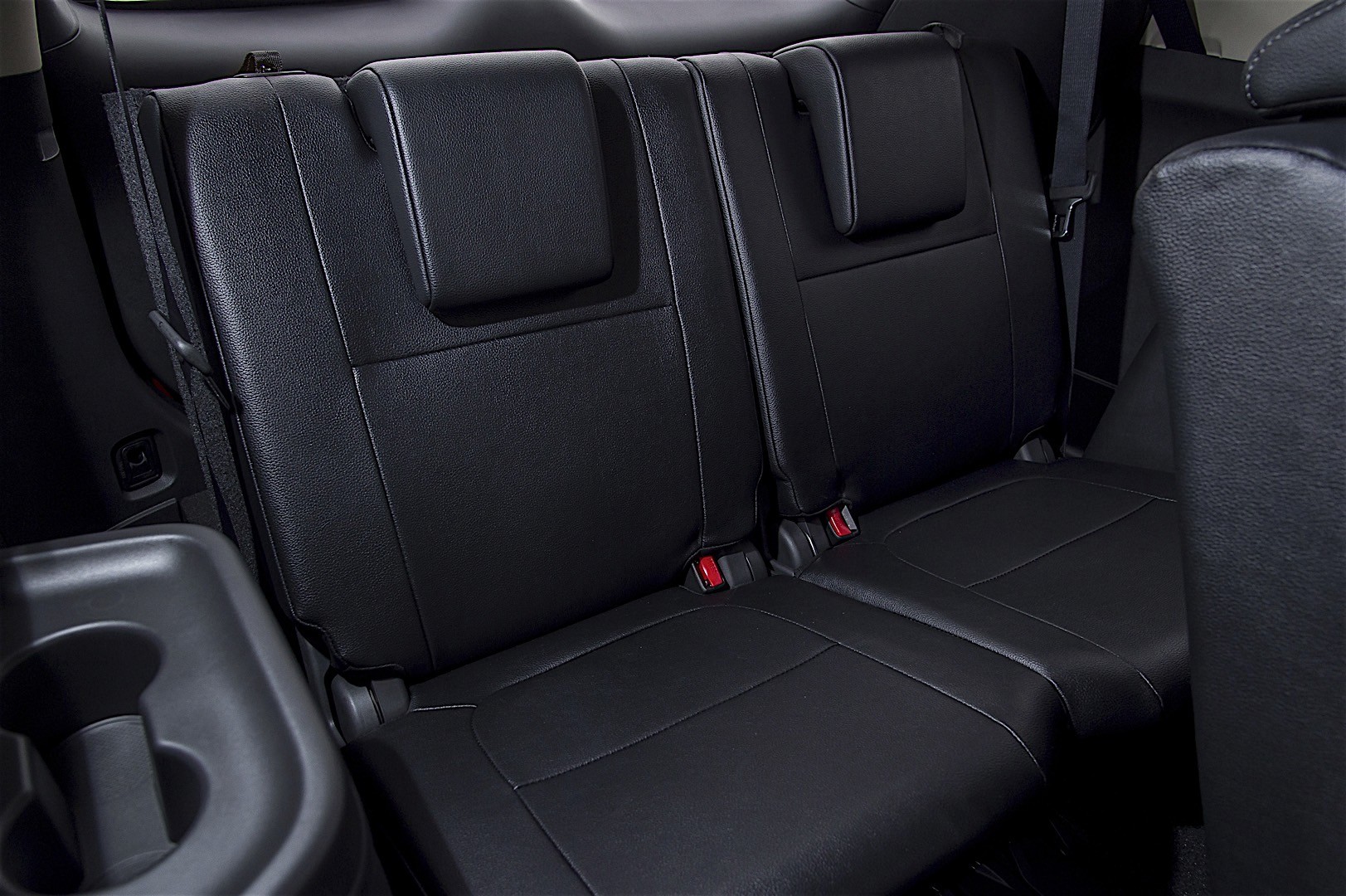 Mitsubishi Outlander / Airtrek photo 79