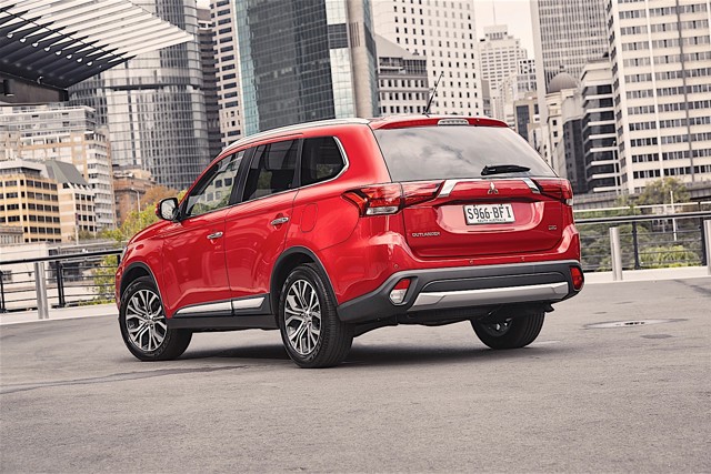 Mitsubishi Outlander / Airtrek photo 32