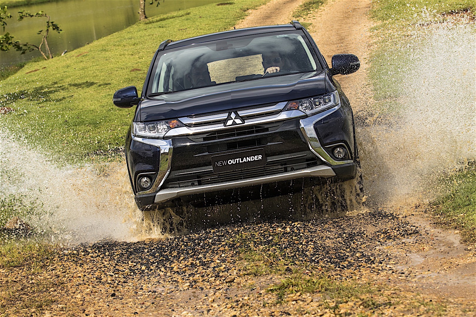 Mitsubishi Outlander / Airtrek photo 34