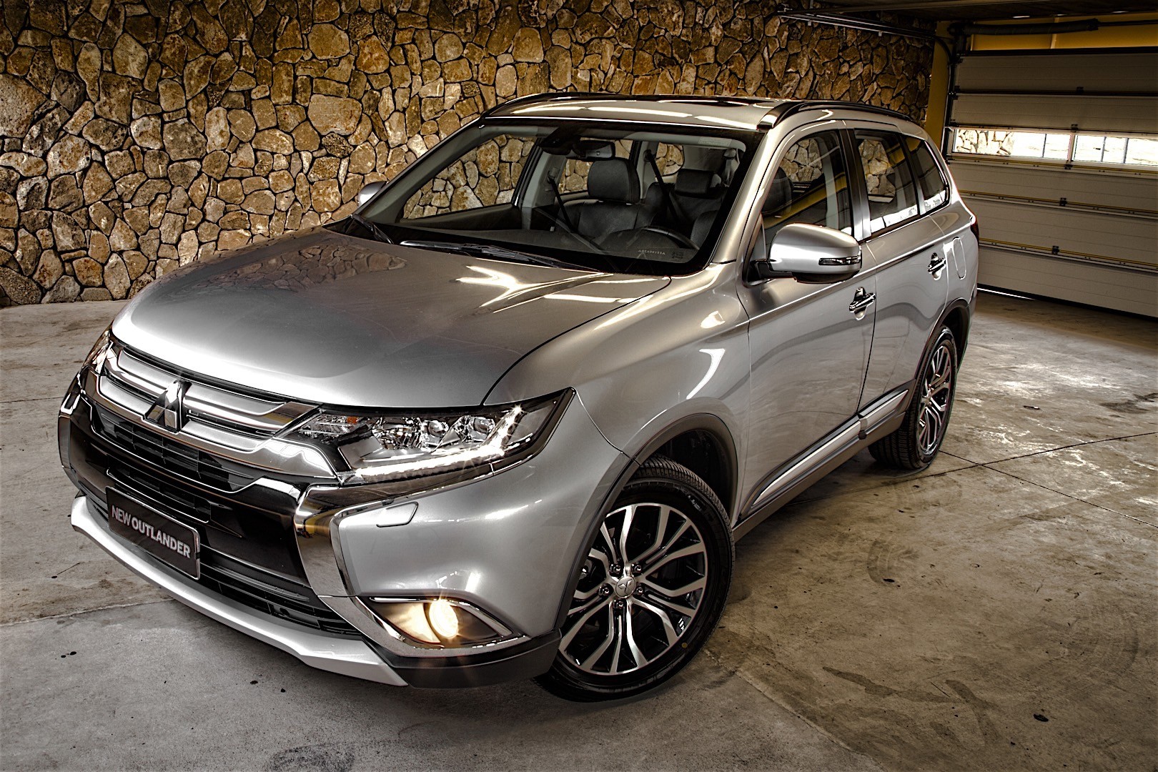 Mitsubishi Outlander / Airtrek photo 35