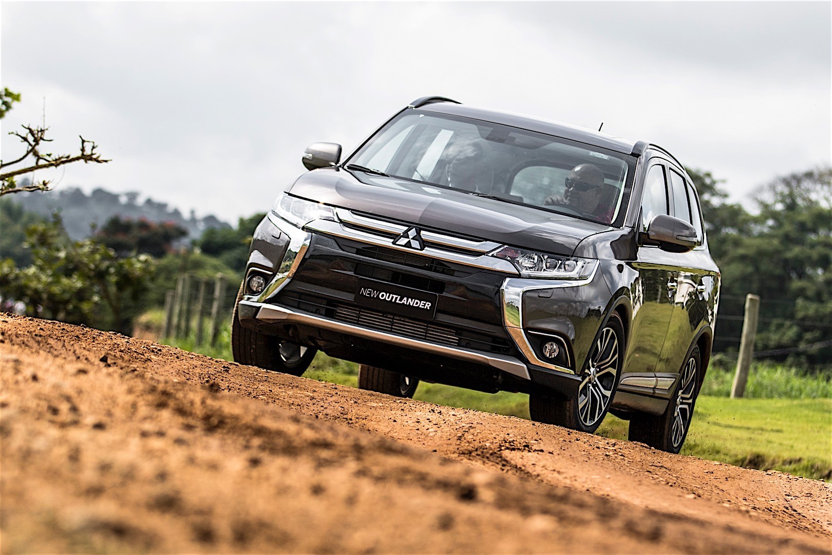 Mitsubishi Outlander / Airtrek photo 37