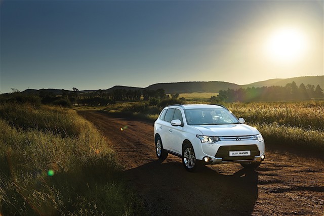 Mitsubishi Outlander / Airtrek photo 38