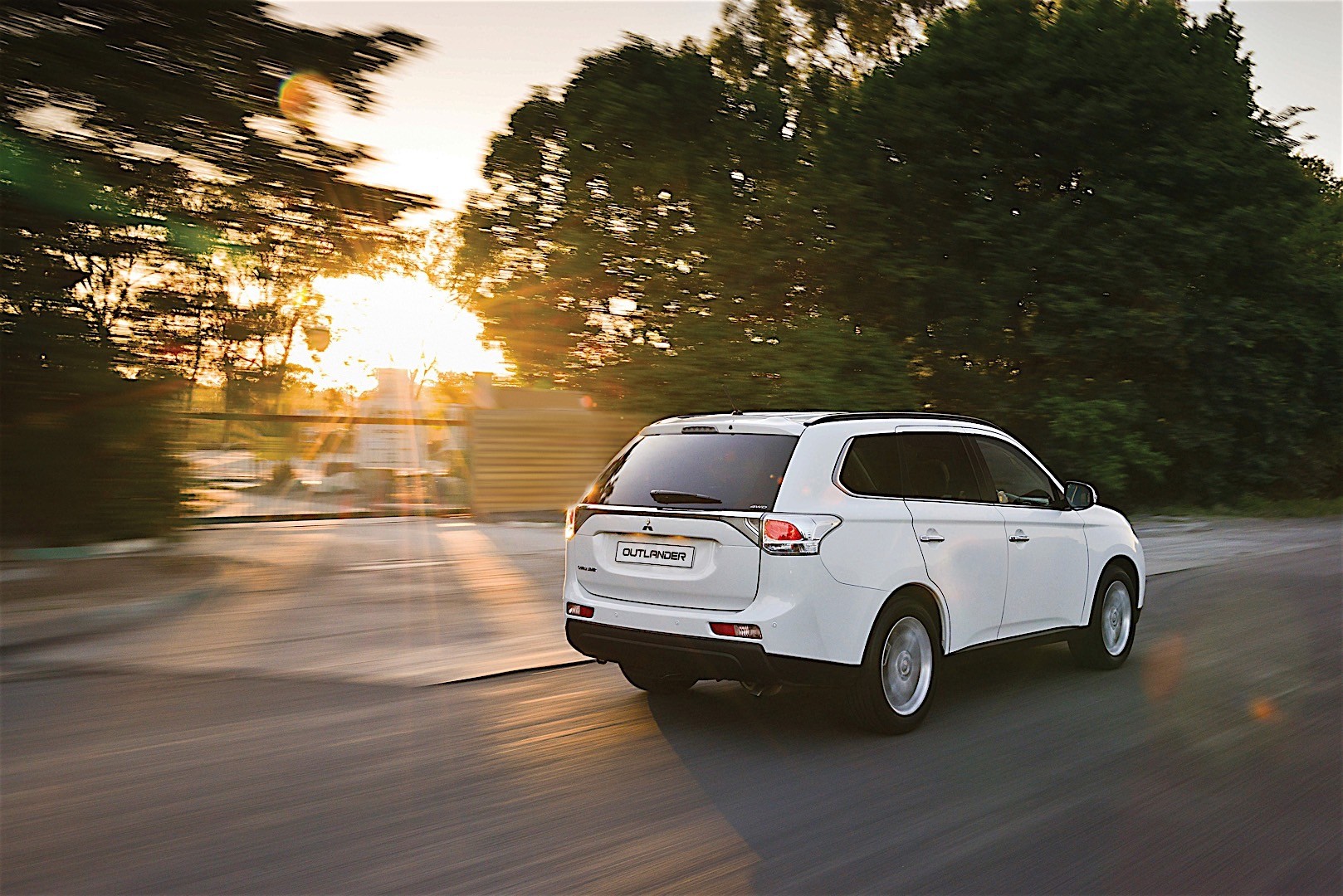 Mitsubishi Outlander / Airtrek photo 39