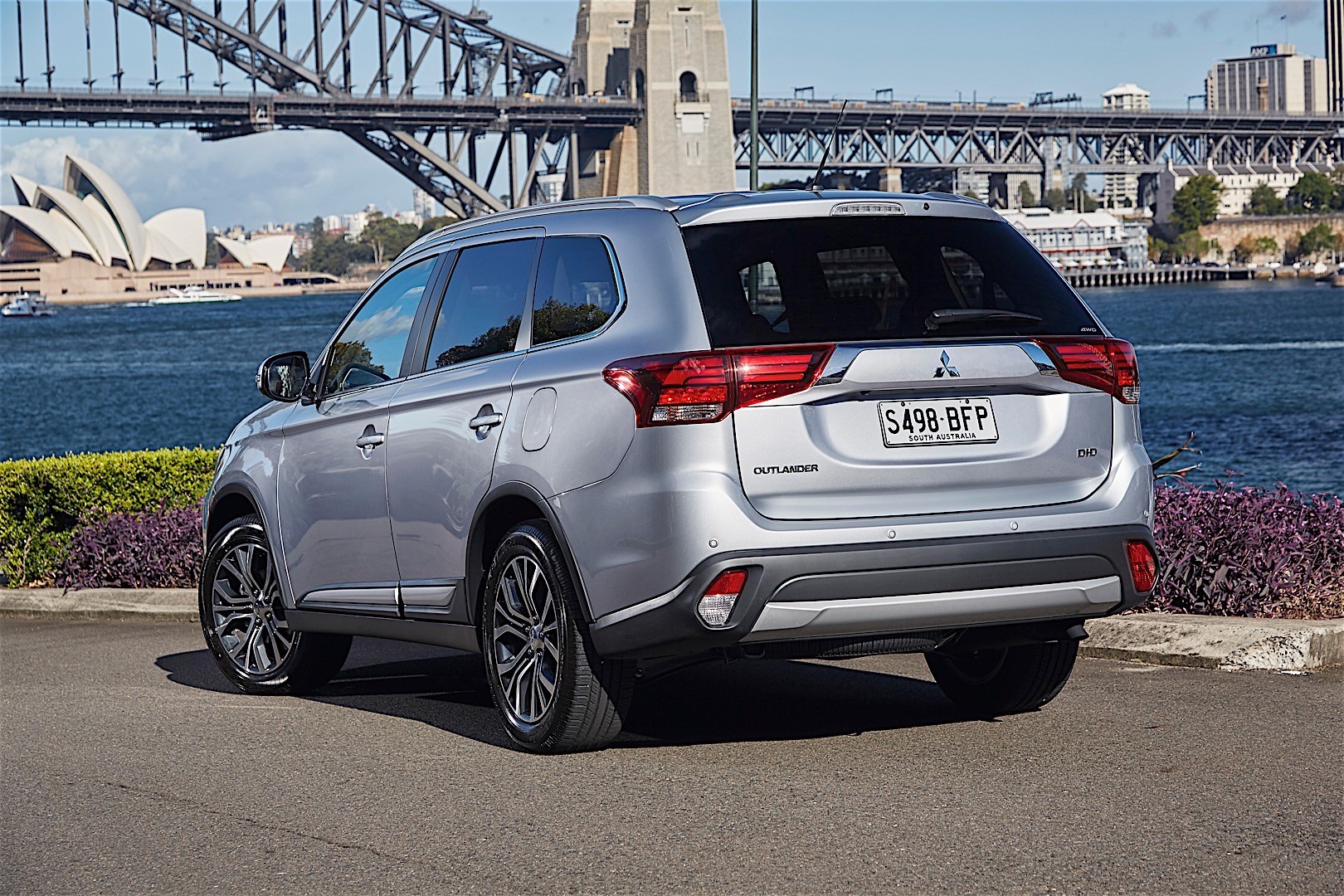 Mitsubishi Outlander / Airtrek photo 48