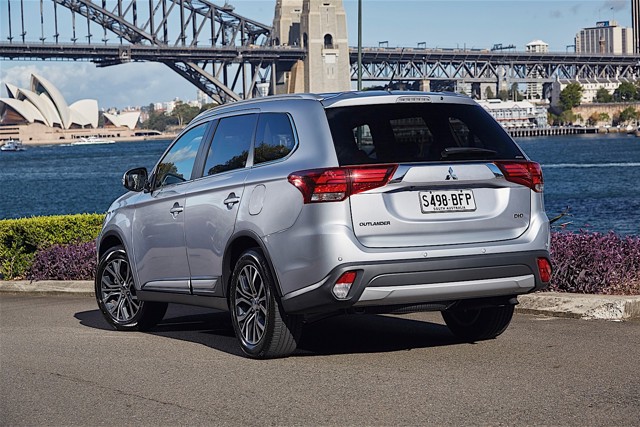 Mitsubishi Outlander / Airtrek photo 48