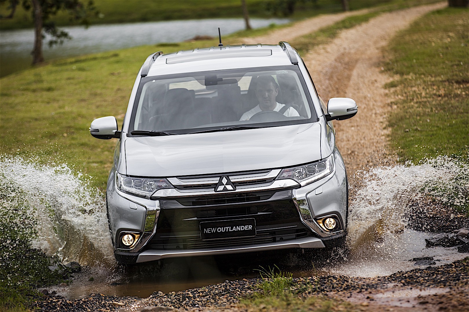 Mitsubishi Outlander / Airtrek photo 51