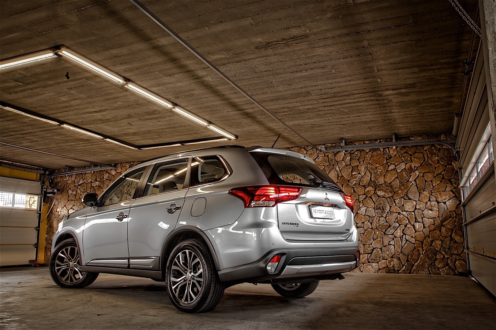 Mitsubishi Outlander / Airtrek photo 52