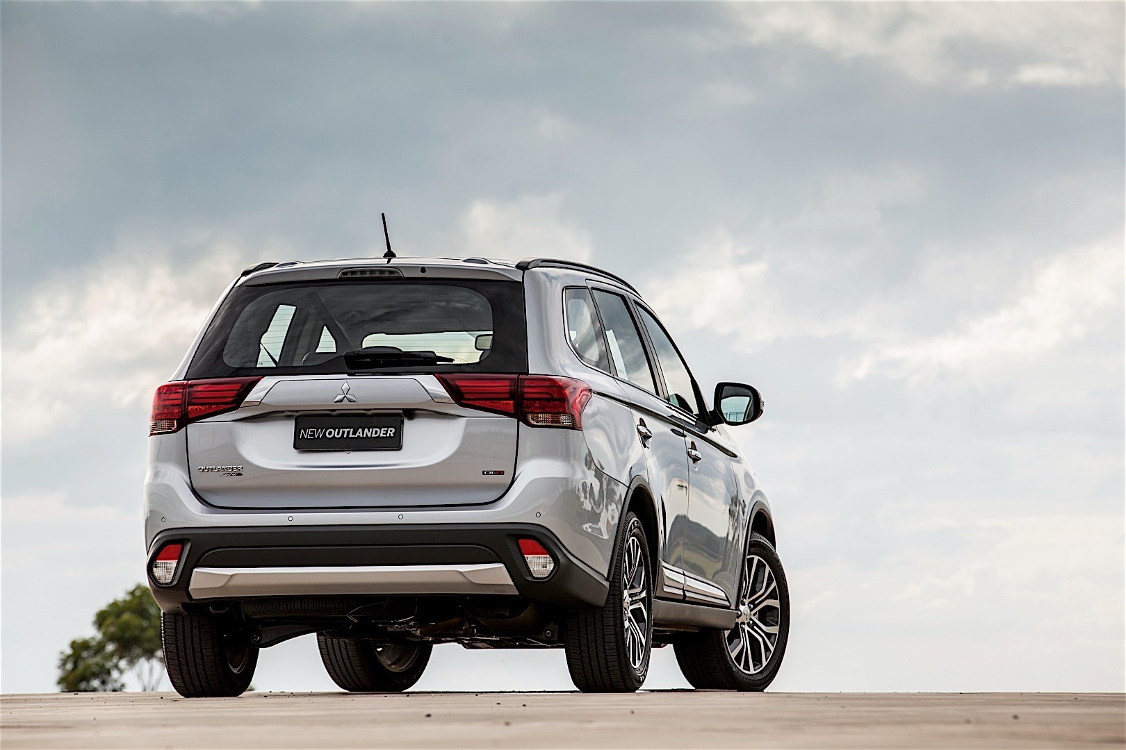 Mitsubishi Outlander / Airtrek photo 54