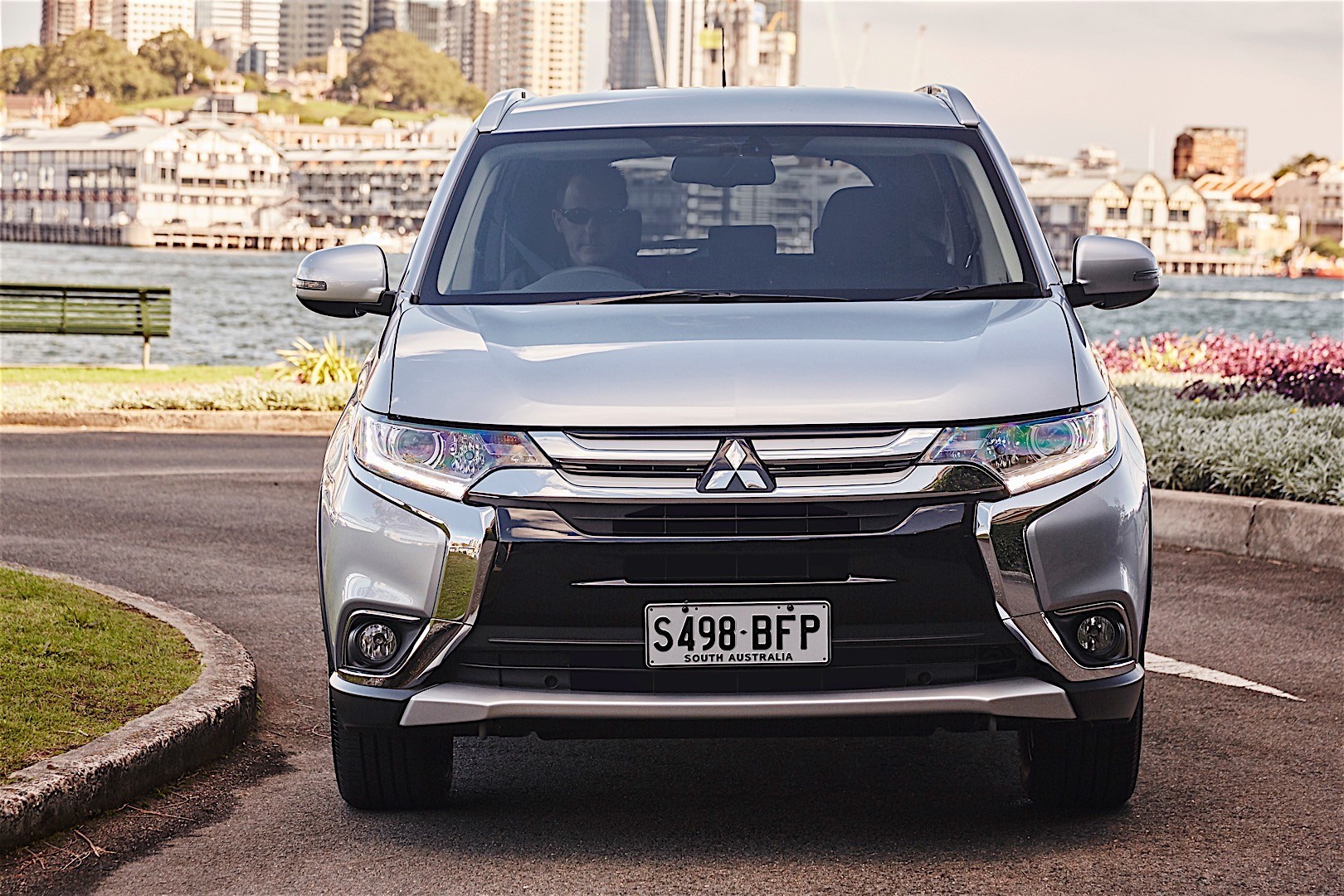 Mitsubishi Outlander / Airtrek photo 59