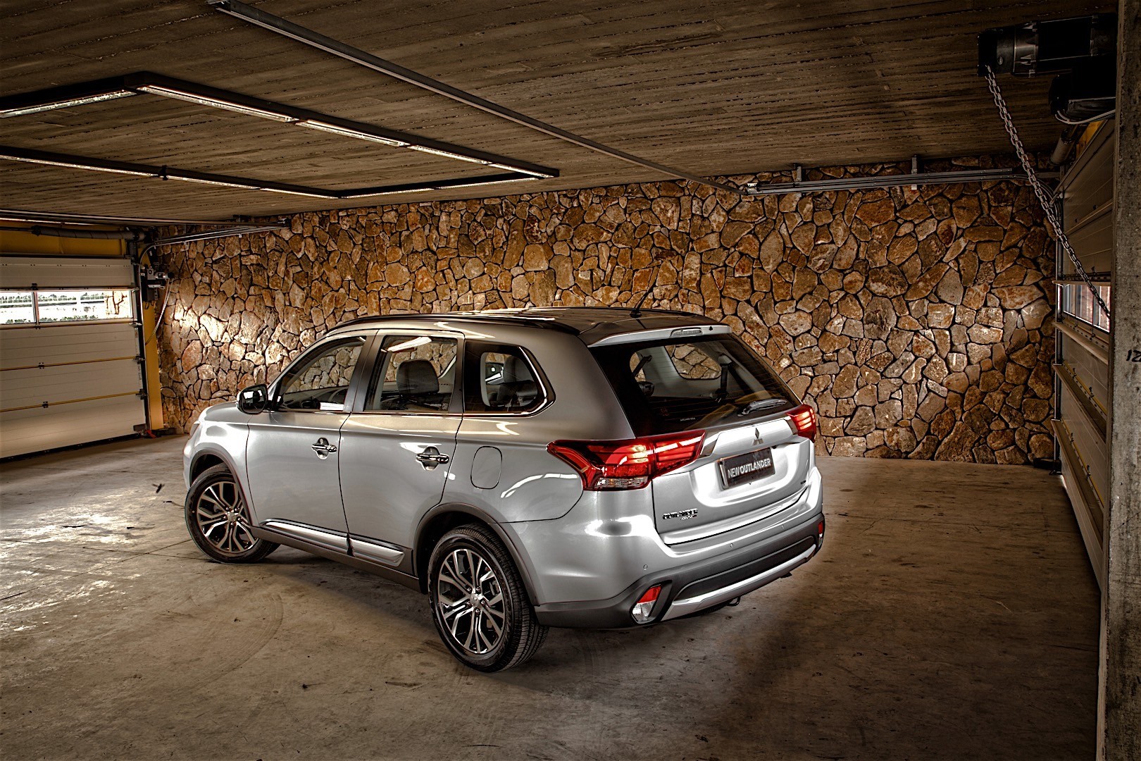 Mitsubishi Outlander / Airtrek photo 63