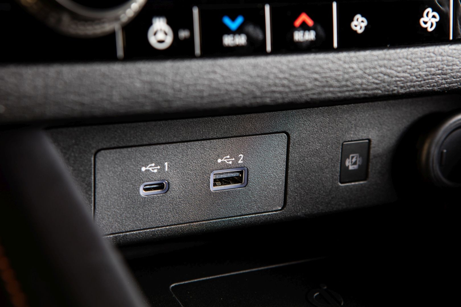 Mitsubishi Outlander / Airtrek photo 63