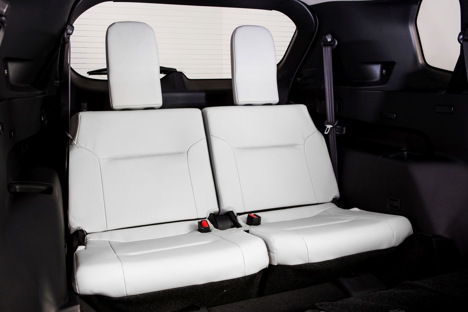 Mitsubishi Outlander / Airtrek photo 42