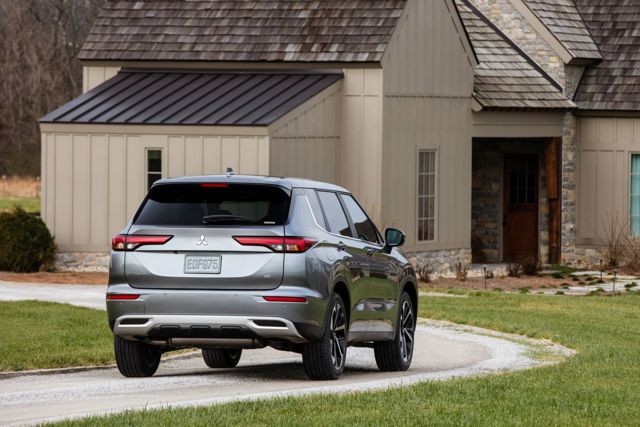 Mitsubishi Outlander / Airtrek photo 5