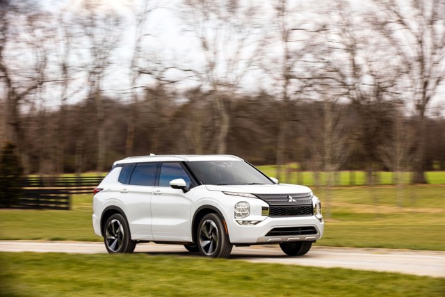 Mitsubishi Outlander / Airtrek photo 7