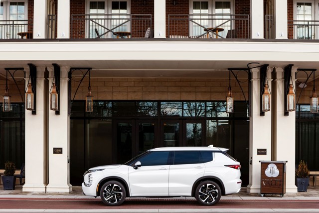 Mitsubishi Outlander / Airtrek photo 8