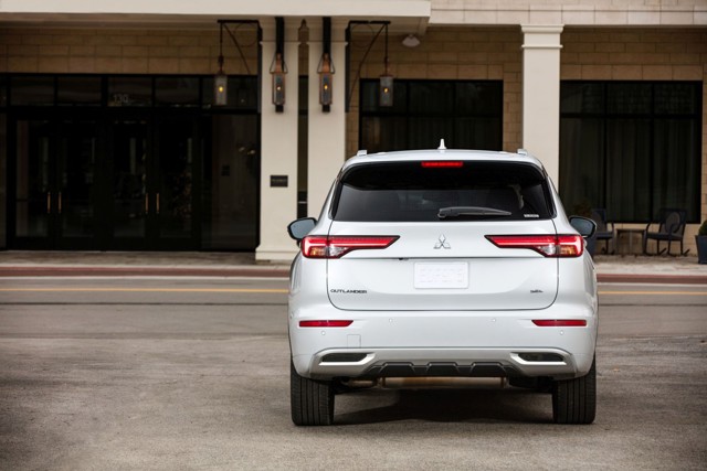 Mitsubishi Outlander / Airtrek photo 10