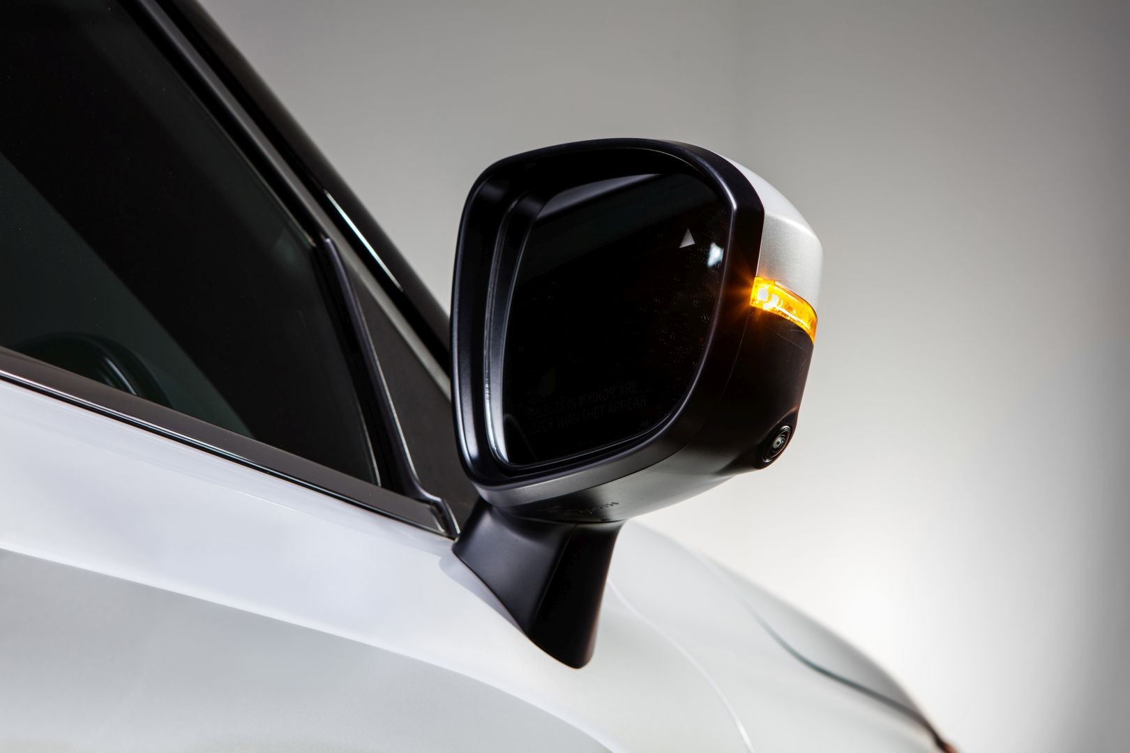 Mitsubishi Outlander / Airtrek photo 16