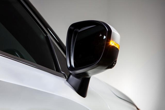 Mitsubishi Outlander / Airtrek photo 16