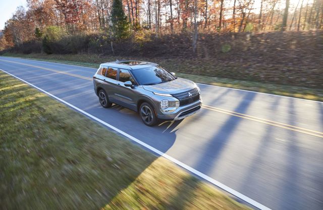 Mitsubishi Outlander / Airtrek photo 22