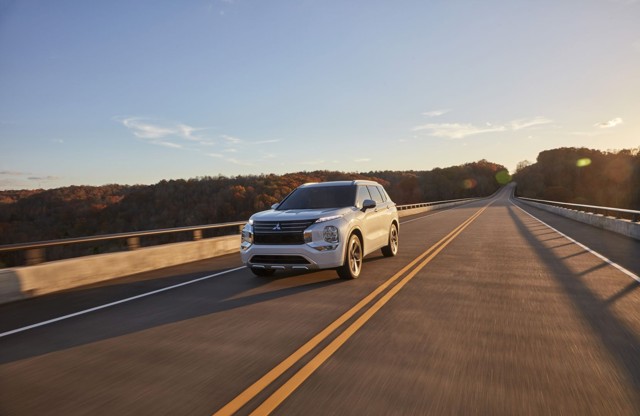 Mitsubishi Outlander / Airtrek photo 26
