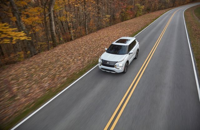 Mitsubishi Outlander / Airtrek photo 27