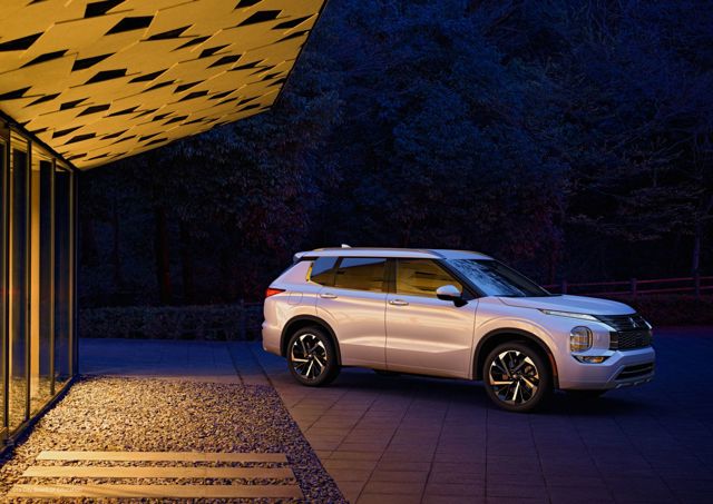 Mitsubishi Outlander / Airtrek photo 30