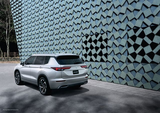Mitsubishi Outlander / Airtrek photo 31