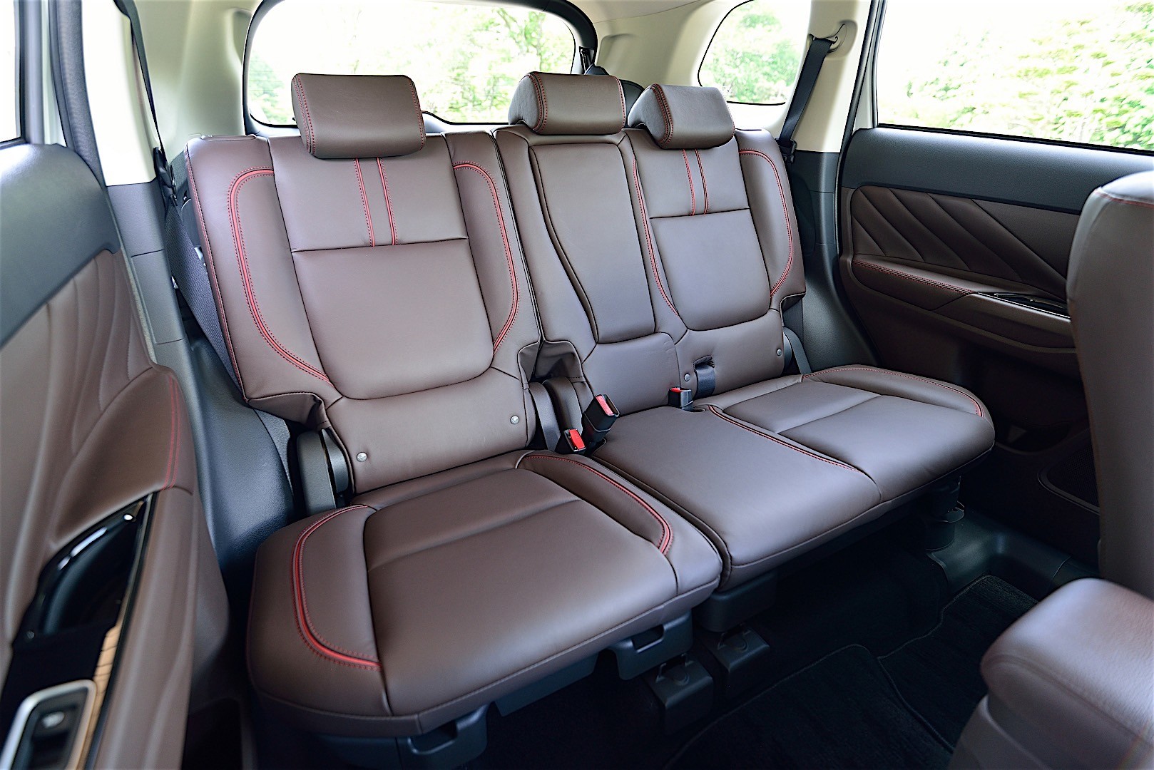 Mitsubishi Outlander / Airtrek photo 79