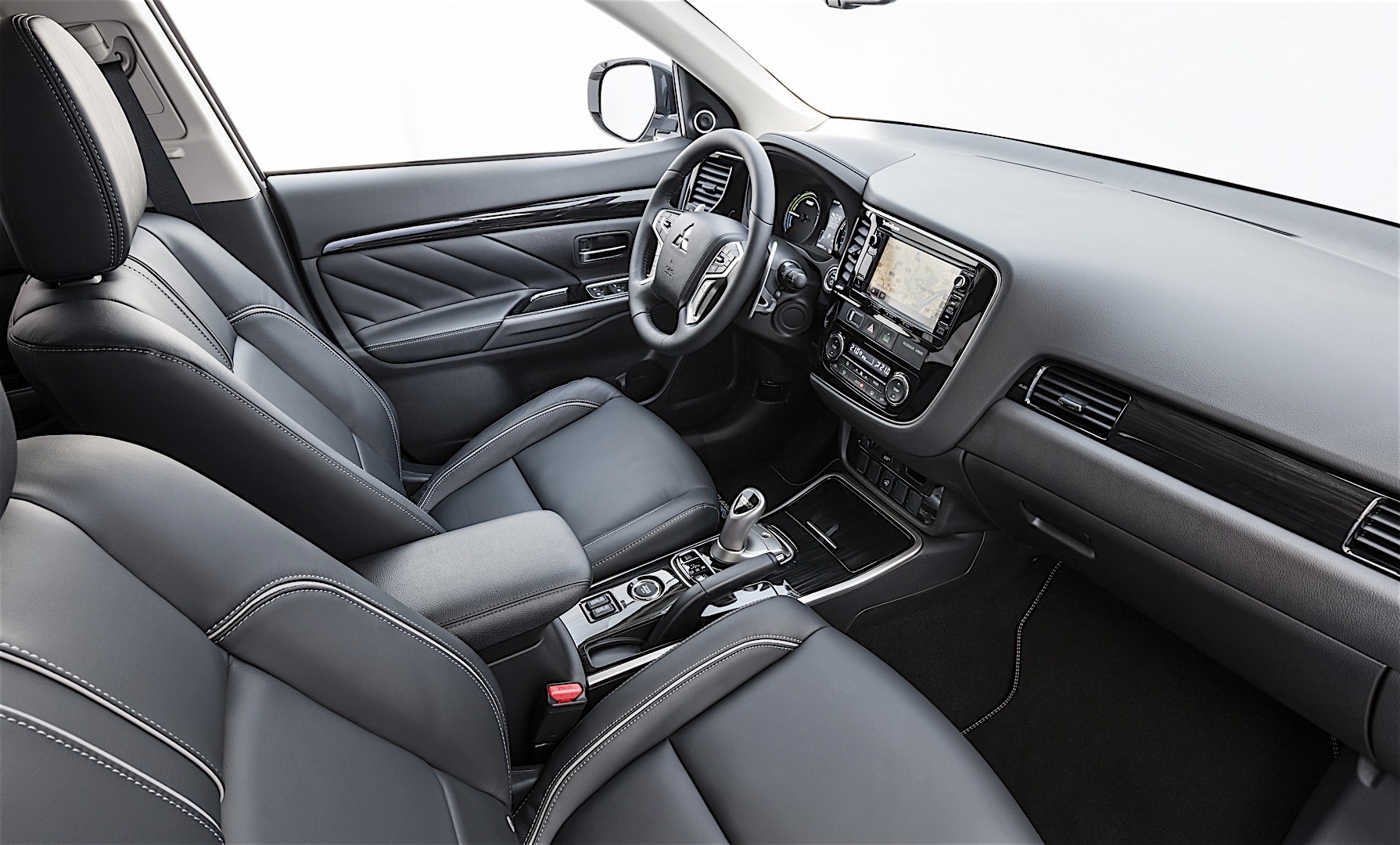 Mitsubishi Outlander / Airtrek photo 80