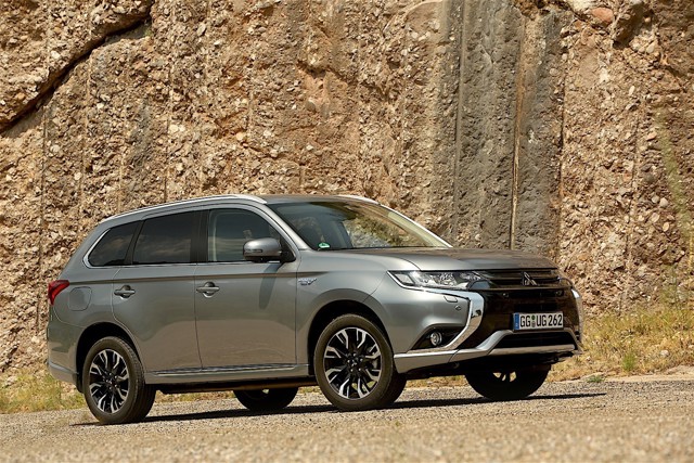 Mitsubishi Outlander / Airtrek photo 2