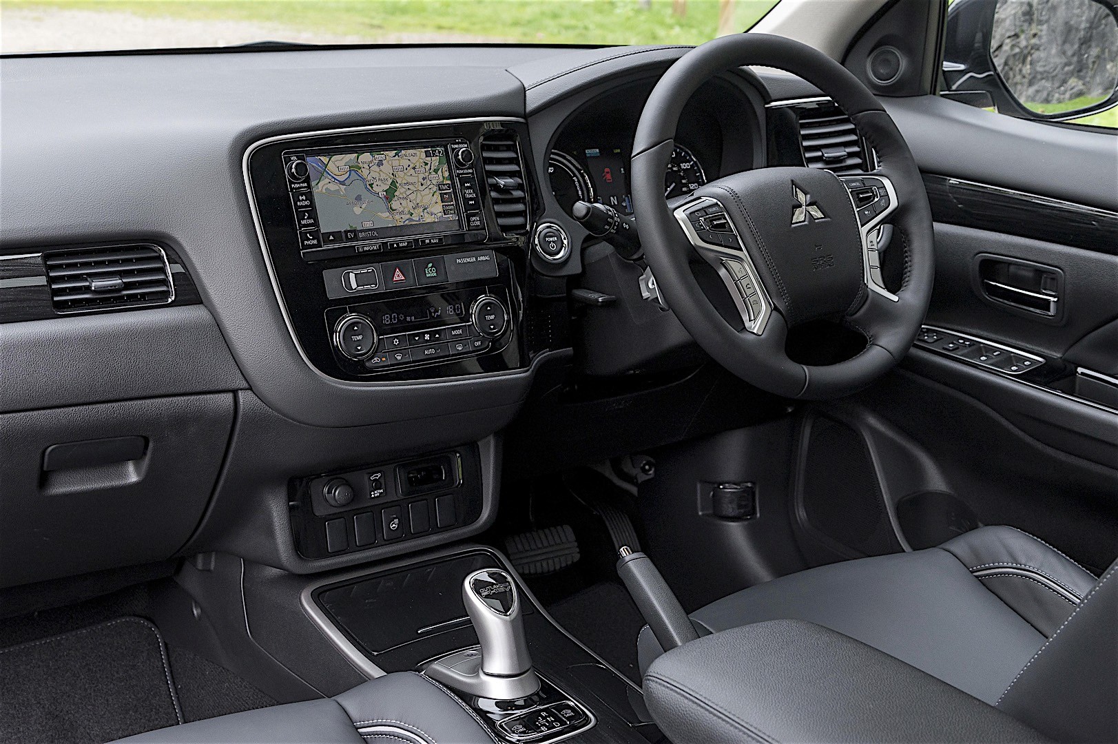 Mitsubishi Outlander / Airtrek photo 69