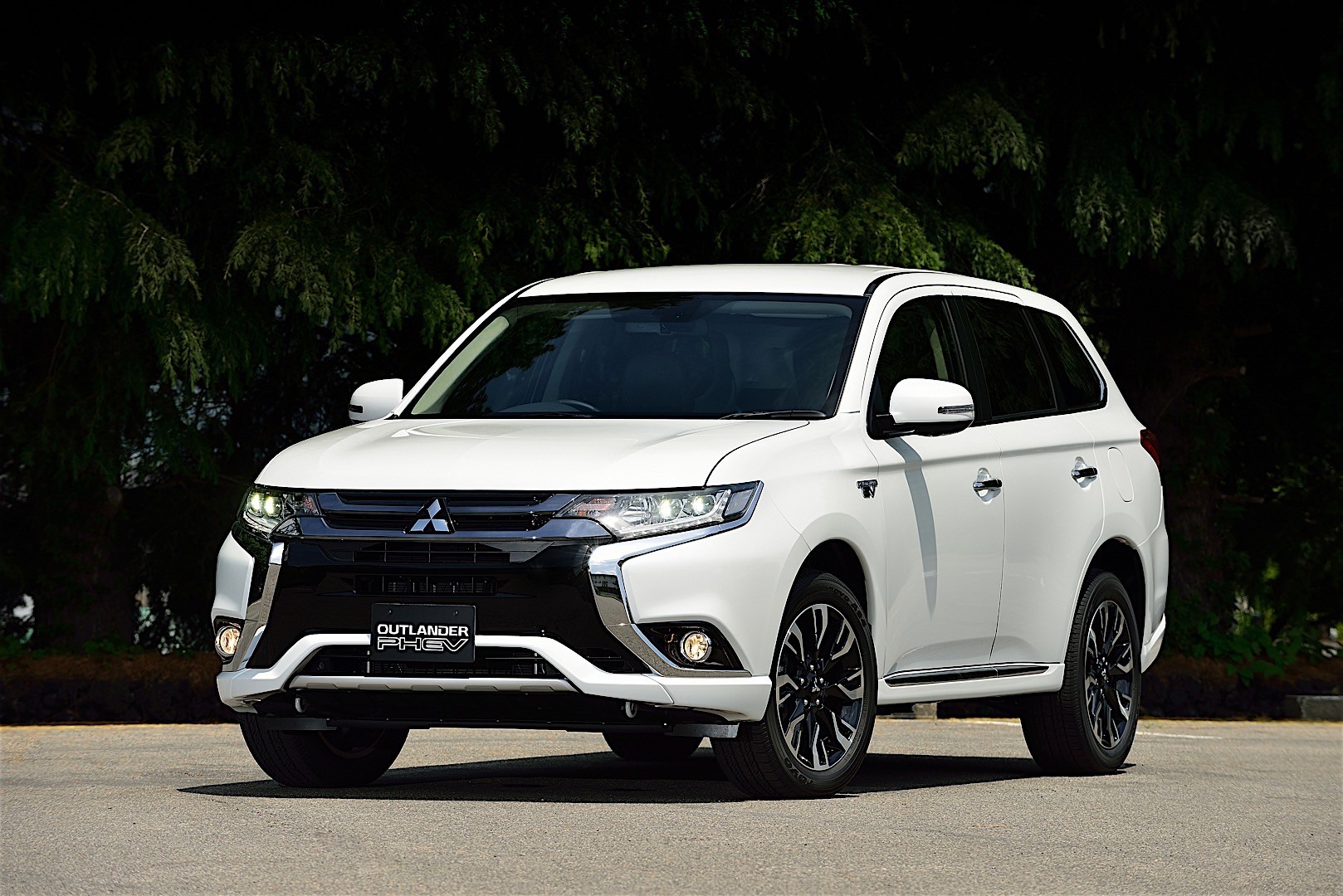 Mitsubishi Outlander / Airtrek photo 9
