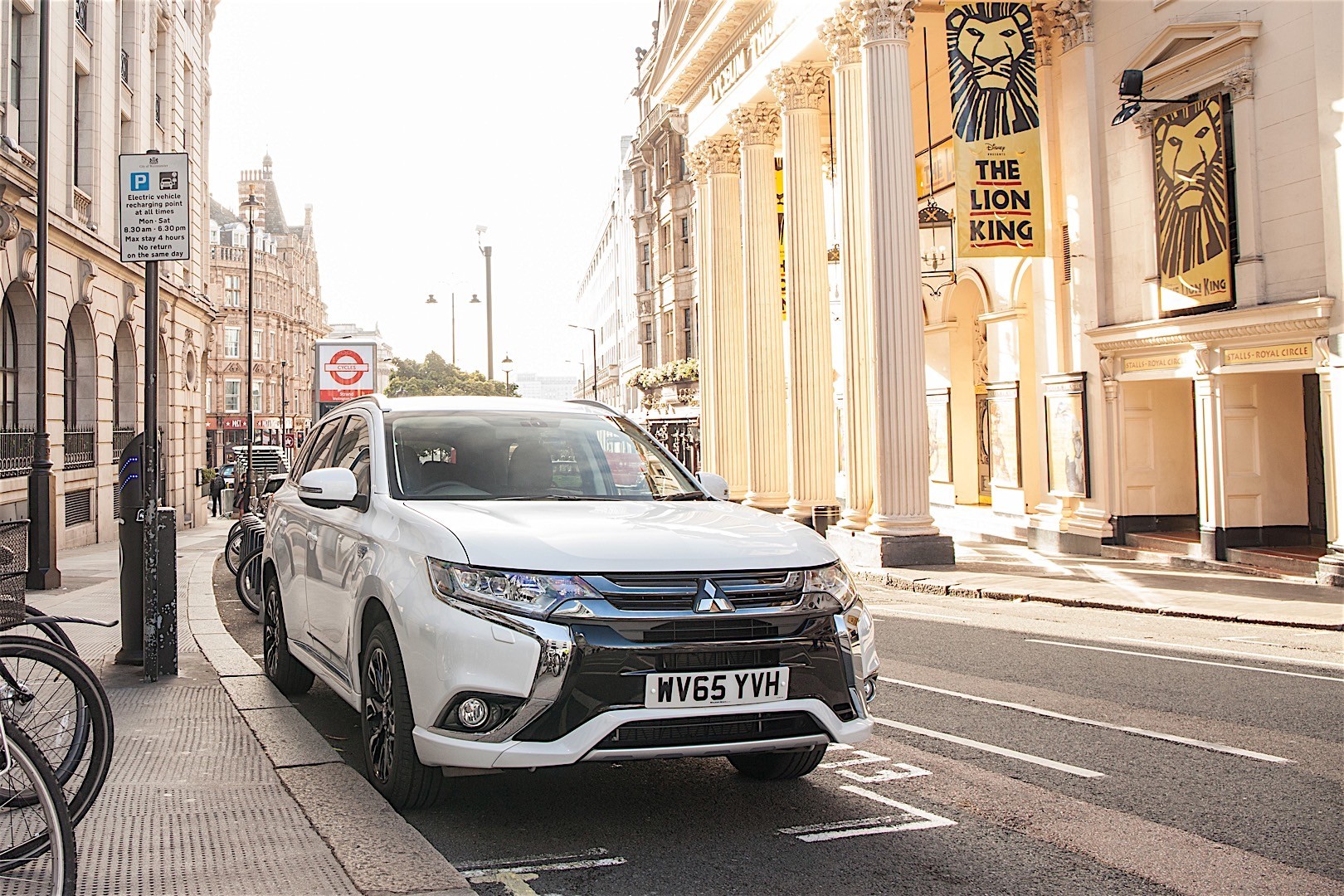 Mitsubishi Outlander / Airtrek photo 26