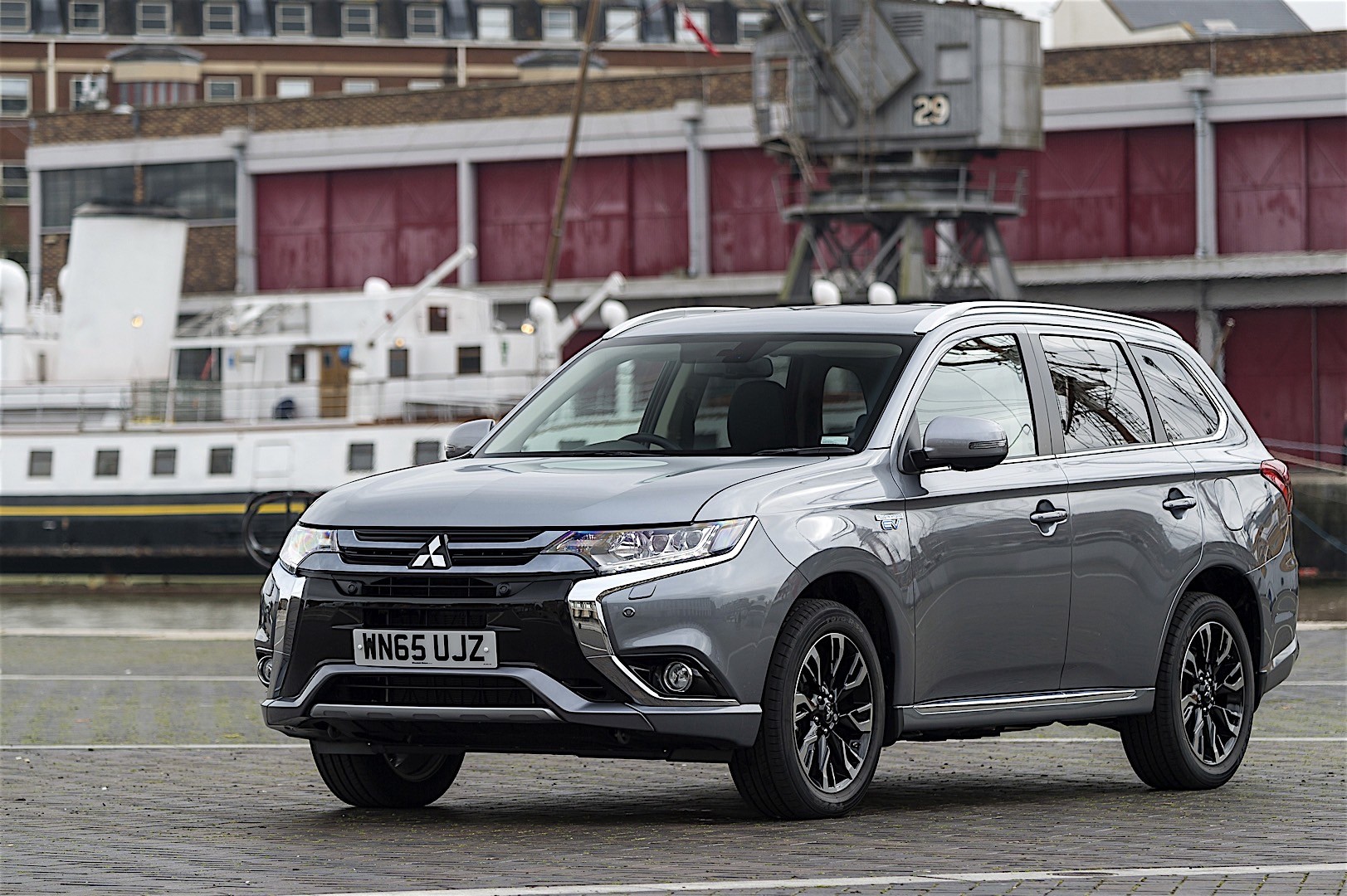 Mitsubishi Outlander / Airtrek photo 33