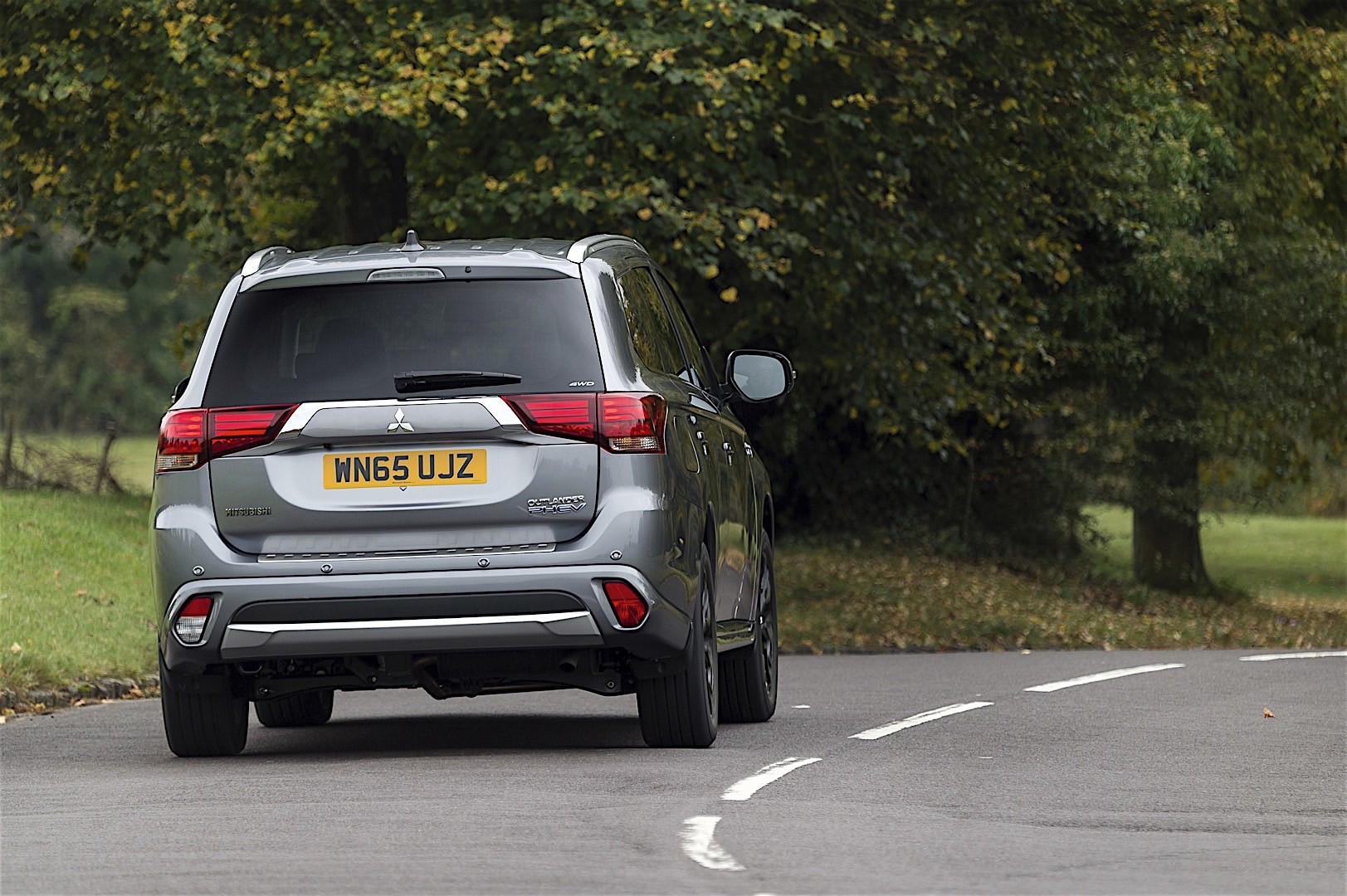 Mitsubishi Outlander / Airtrek photo 34