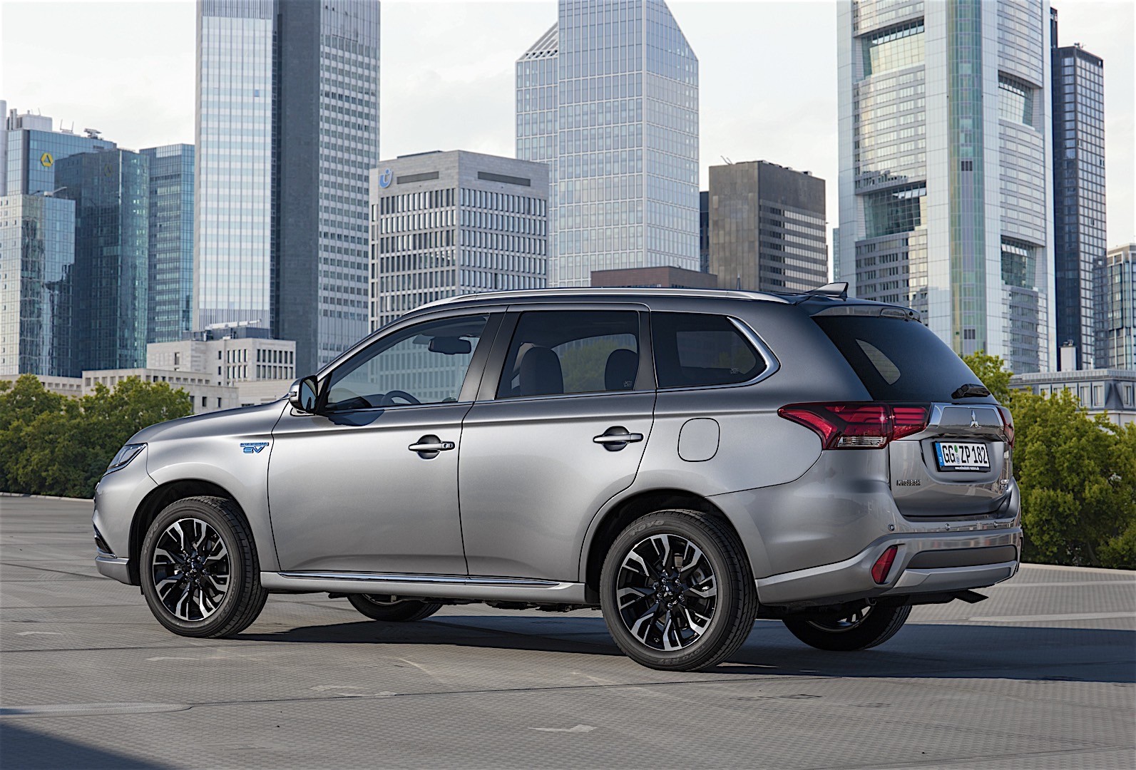 Mitsubishi Outlander / Airtrek photo 42